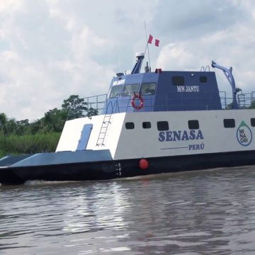 Embarcación Jantu realiza campaña de sanidad agraria en Iquitos