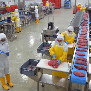 Panamá: plantas procesadoras de carne reparten a domicilio