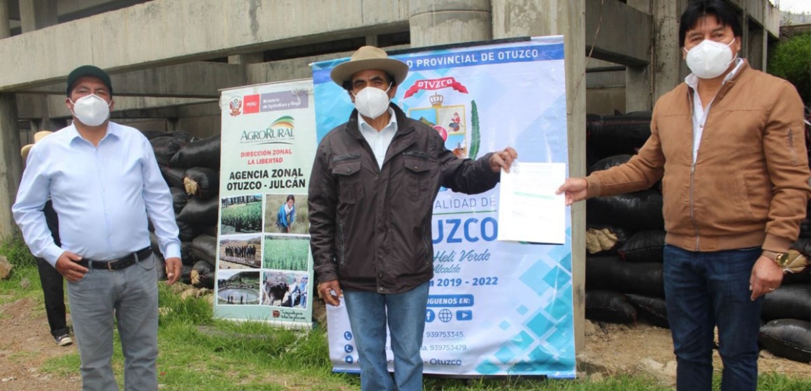 Entregan 14 mil kilos de pastos mejorados para impulsar ganadería en La Libertad