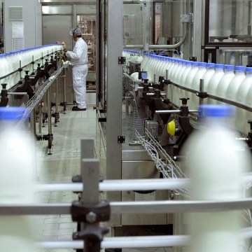 EE.UU. informa que leche pasteurizada es segura a pesar del virus de la IA