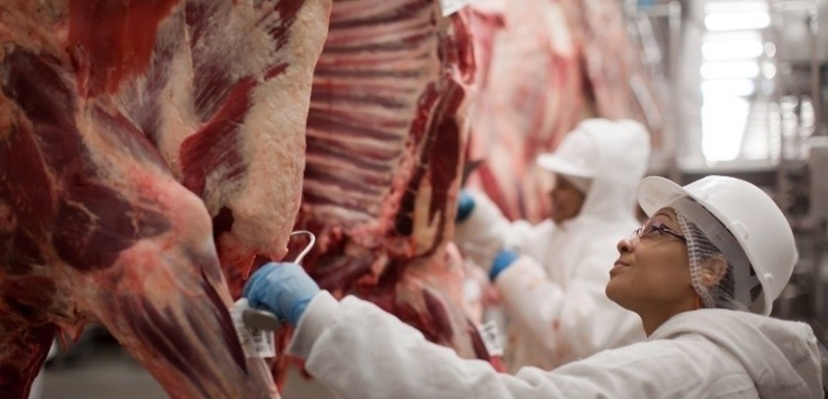 Perú firmará acuerdos con China para exportar carne de vacuno en noviembre