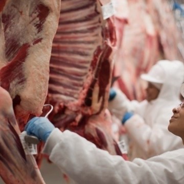 Perú firmará acuerdos con China para exportar carne de vacuno en noviembre