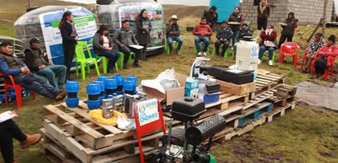 Pasco: Entregan bienes tecnológicos a asociación de ganaderos