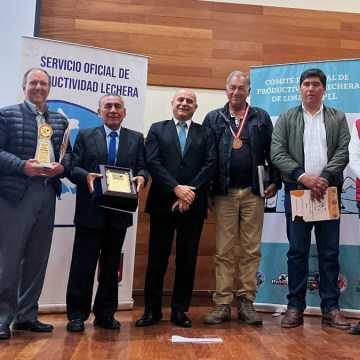 WEB Reconocen a los establos lecheros más destacados de la cuenca de Lima