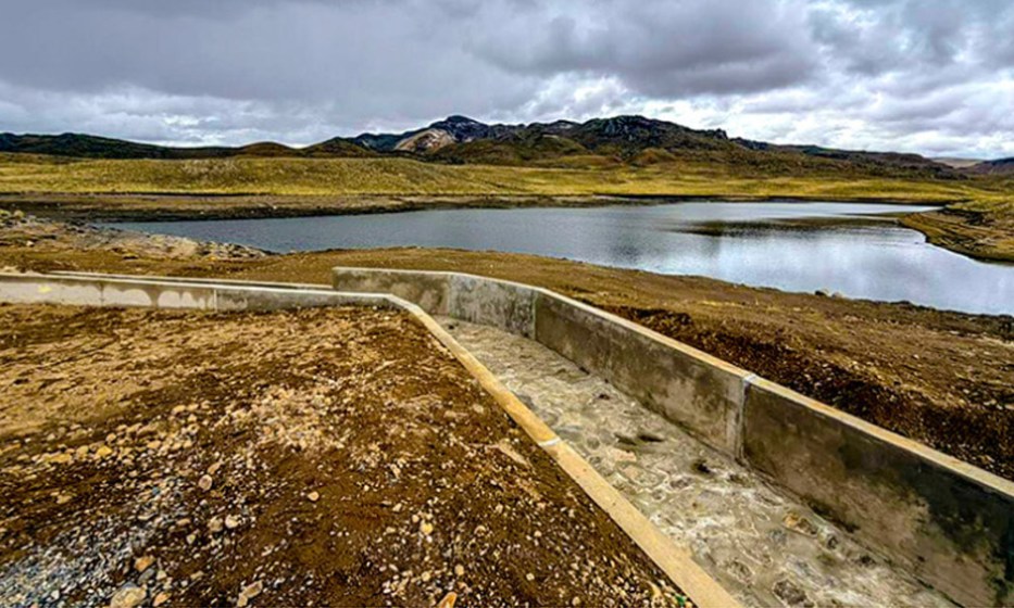 WEB Arequipa: Entregaron qocha que fortalece la ganadería en Tuti