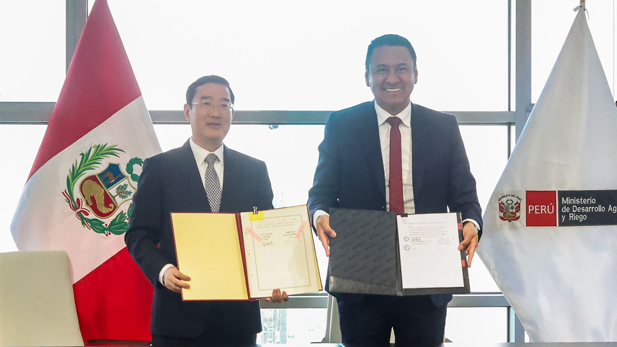 Perú y China firman acuerdo para avanzar en la exportación de carne de vacuno